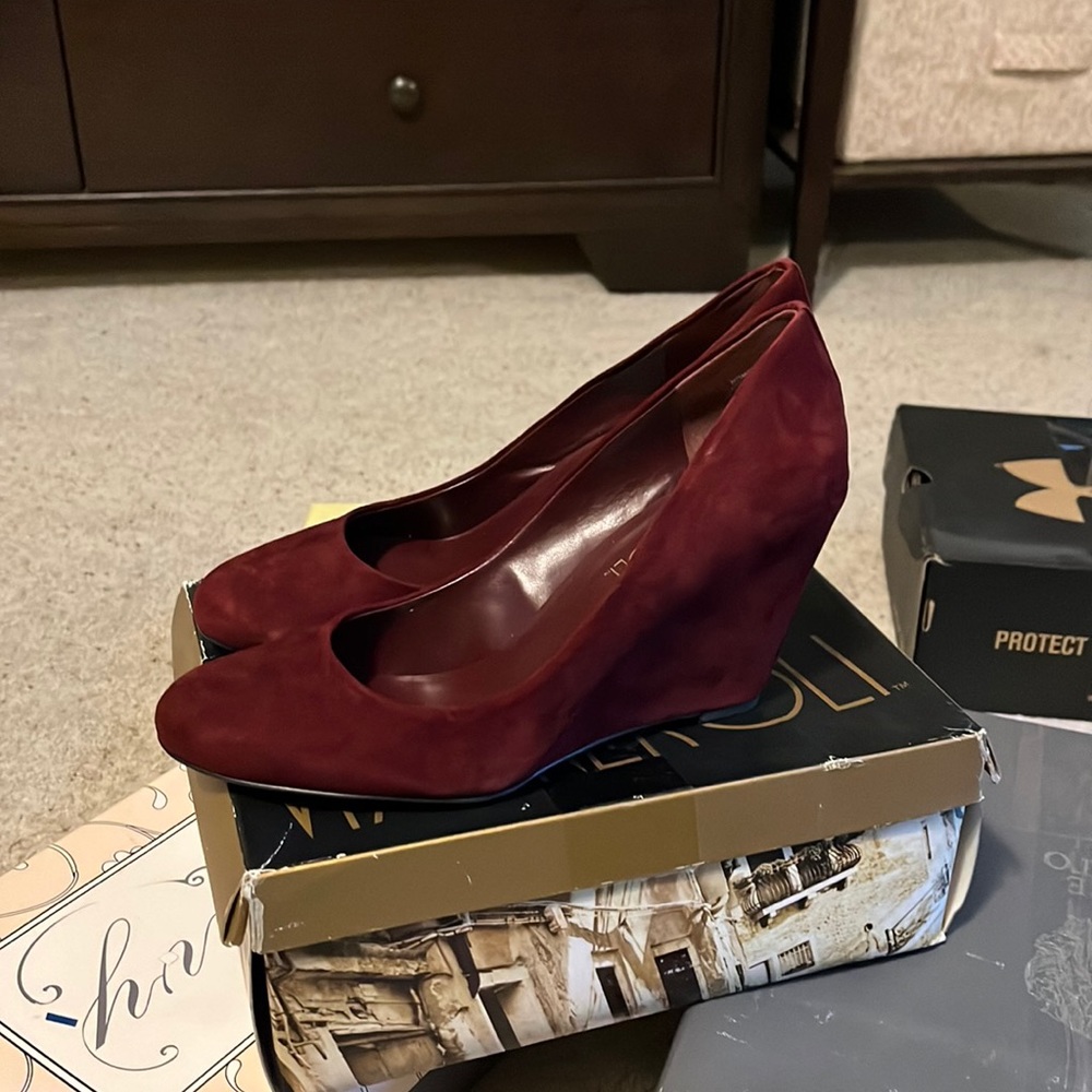 Via Neroli Wedges